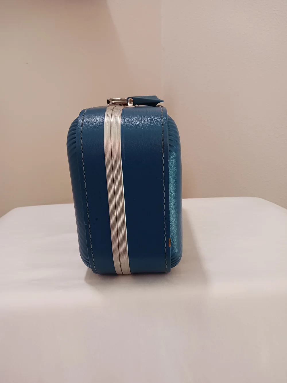 Vintage Child's Suitcase – 'I'm Going to Grandma's'